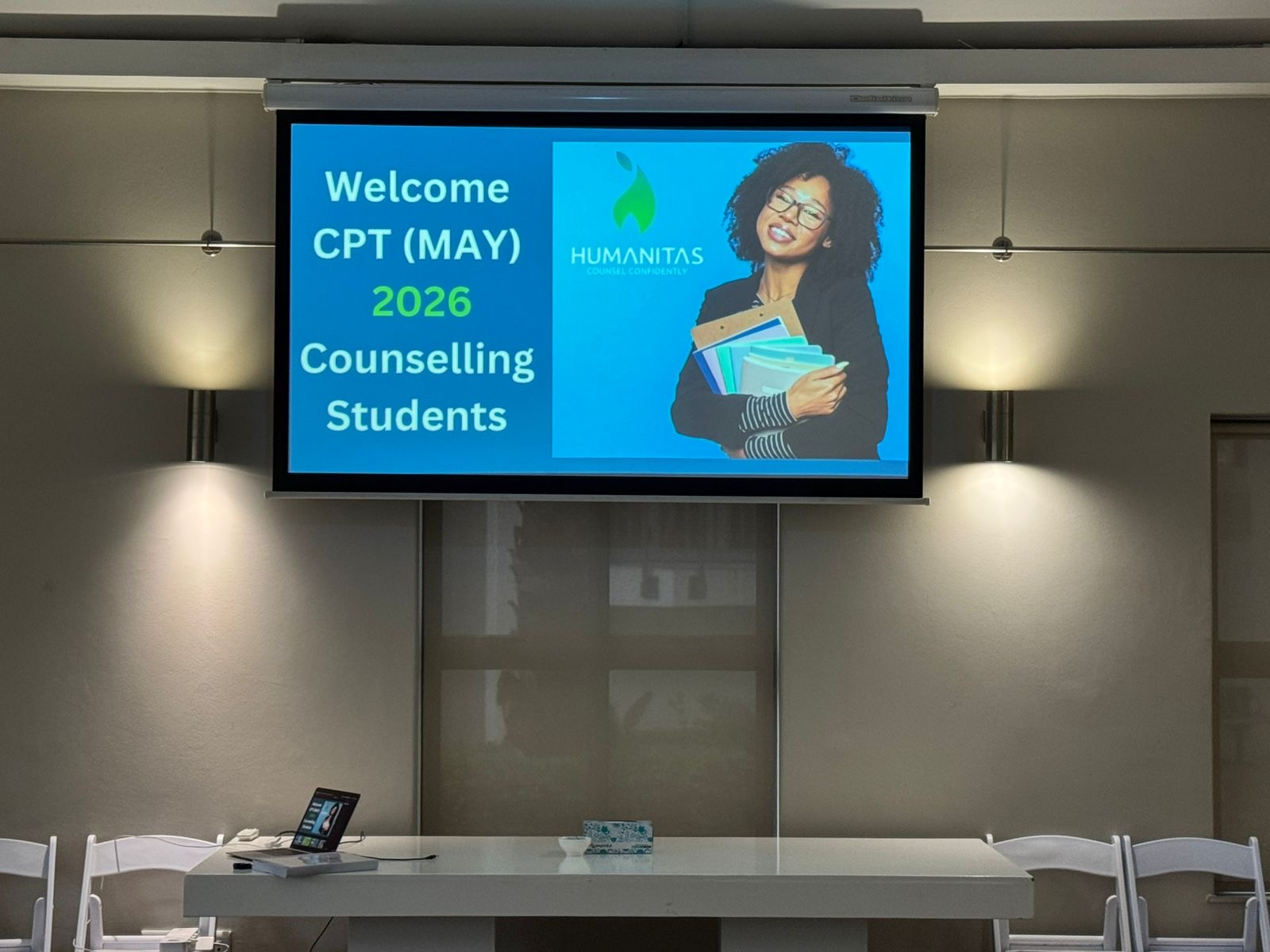 A very warm welcome to our latest group of Counselling students in Cape Town!
We look forward to spending the next 4 months with you - on your journey to becoming confident, competent counsellors.
Humanitas.co.ca/hcc