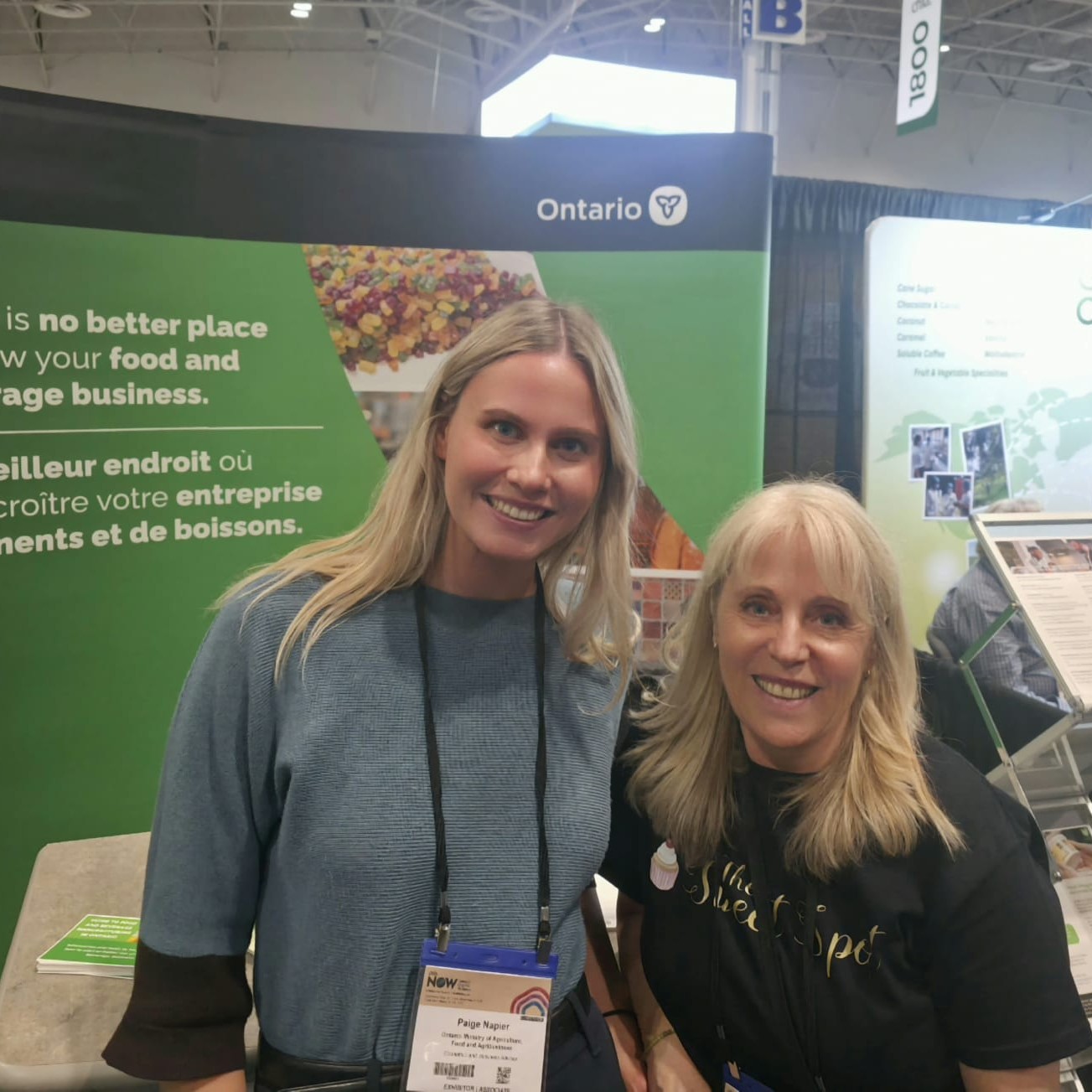What a great day at CHFA! So many incredible products and inspiring entrepreneurs in one place. I made some promising new contacts and left with plenty of fresh ideas. Great seeing Aron & Jenn, the incredible edible Cheryl, connecting with Phil from Rootree and Paige from Ontario Ministry of Agriculture, Food & Agribusiness. Such a worthwhile exhibition! ✨
#CHFA #CanadianEntrepreneurs #MadeInCanada #SmallBusinessCanada #TheSweetSpotCakes #canadianwomeninfood #cleaneatsgroup