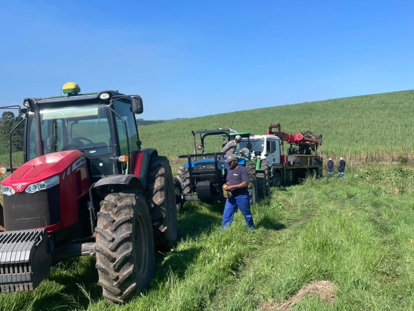 How badly was the drilling rig stuck yesterday π€£π? The answer is really bad. Luckily our farming client was super helpful and came to our rescue with back up π·πΌπ
πRichmond, KZN