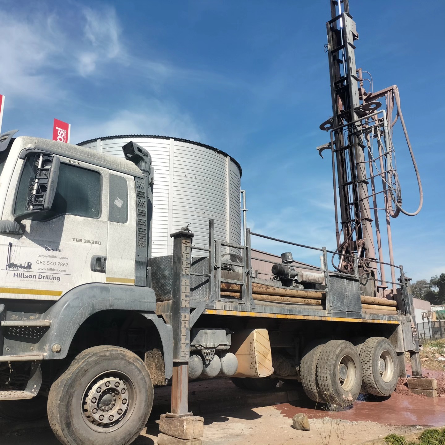 A very lucky client in Eshowe. This hole was 100m deep and yielded over 30,000 liters per hour!